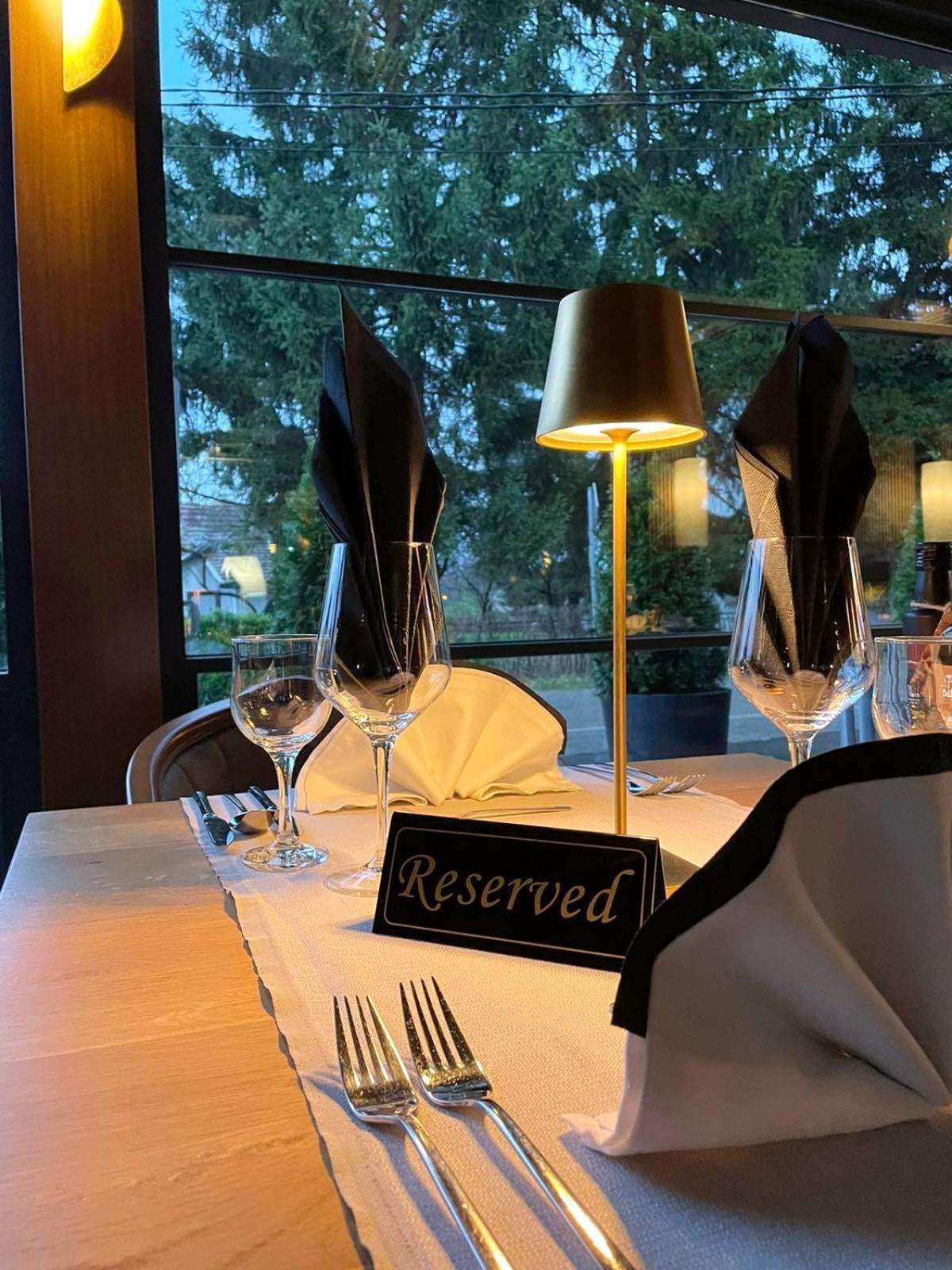 Swiss Plus Hotel Bihać Εξωτερικό φωτογραφία